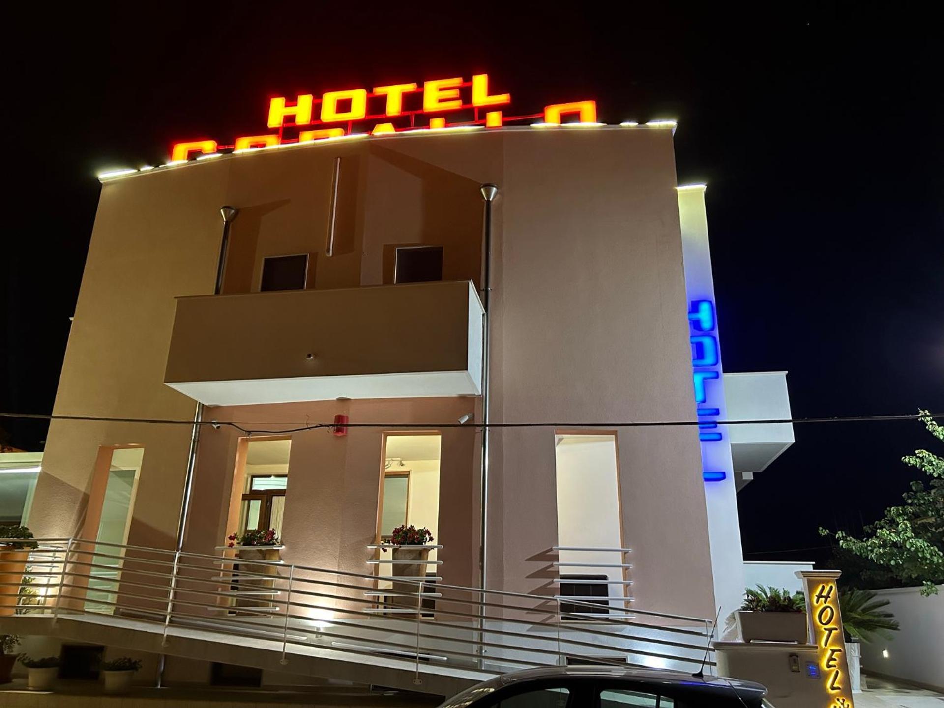 Hotel Corallo Torre Santa Sabina Exterior foto