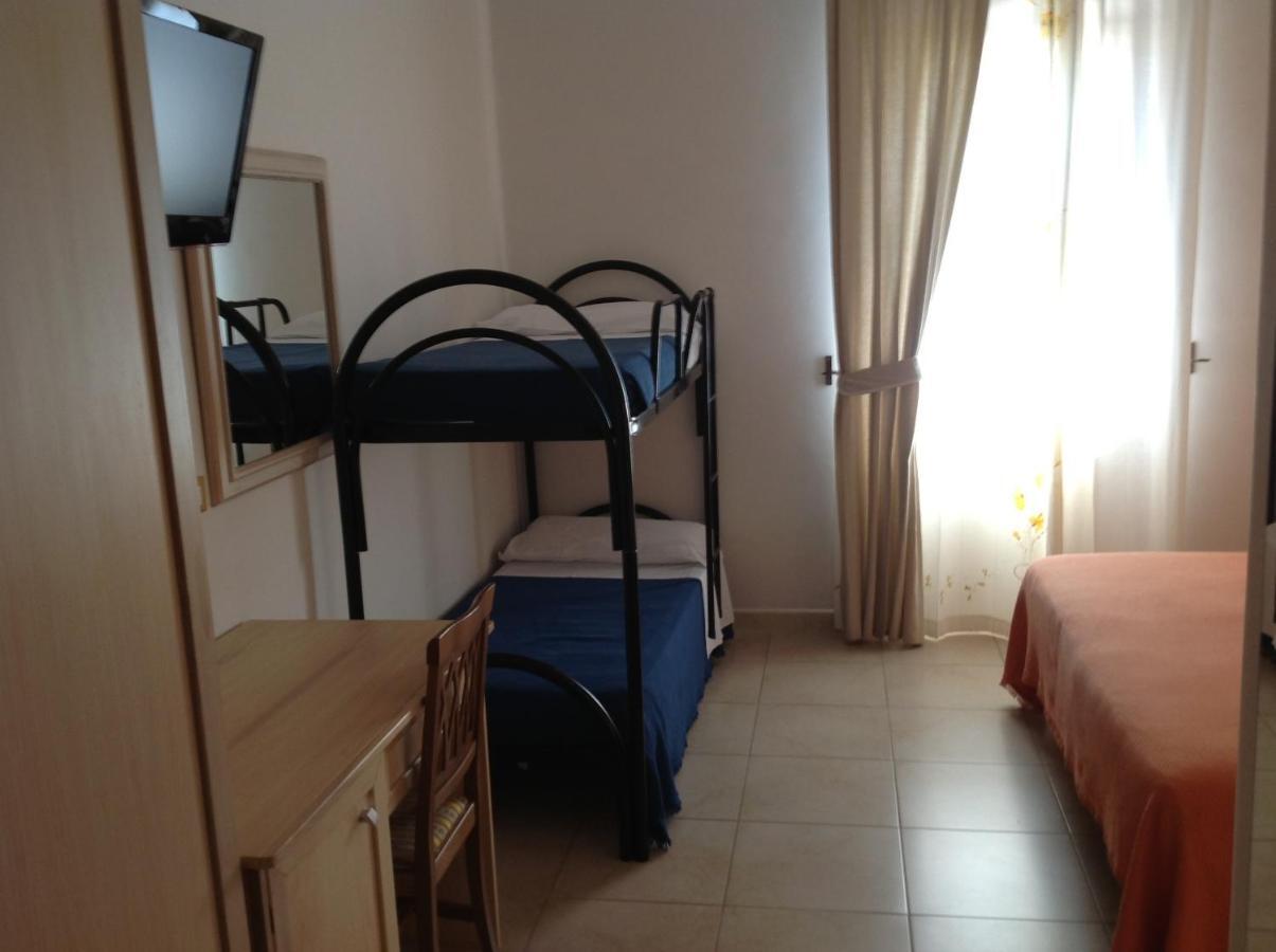 Hotel Corallo Torre Santa Sabina Zimmer foto